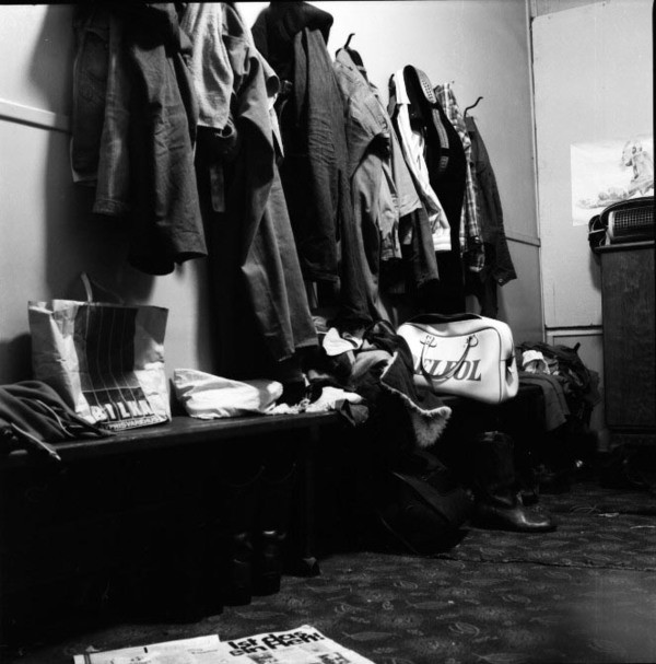 M 1971 00 00 lomholt the trans quiet dressingroom 032